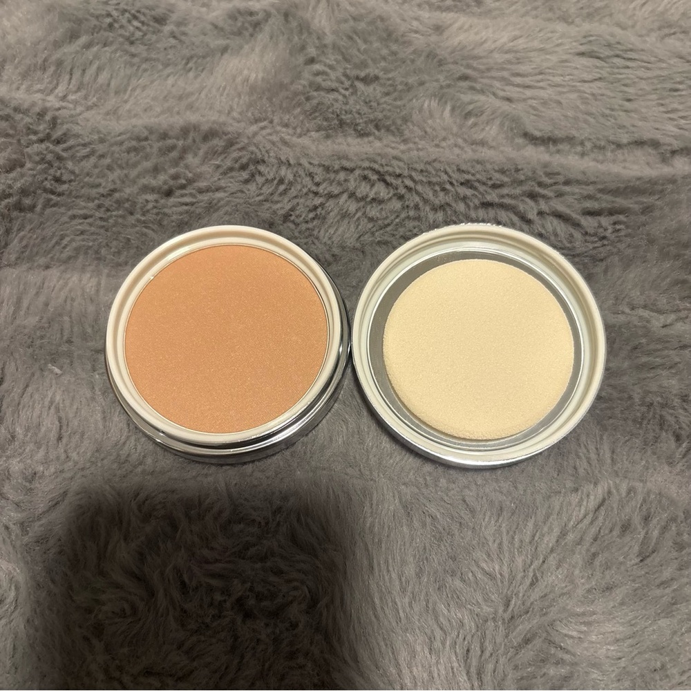 Fresh Face Luster Radiant Powder — Rio Samba - Picture 4 of 5